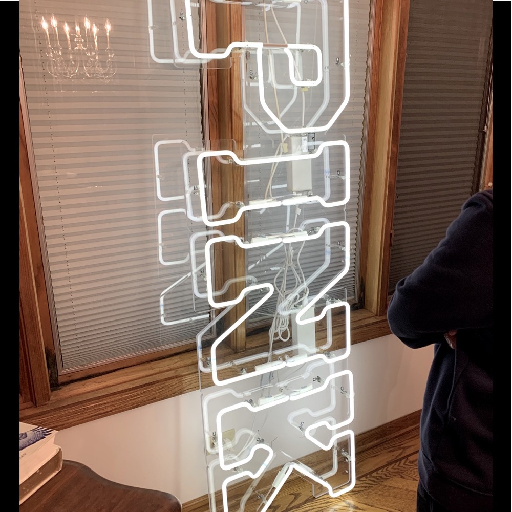 VS PINK display light